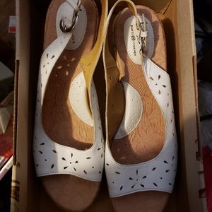 New b.o.c white wedge heels sz 11